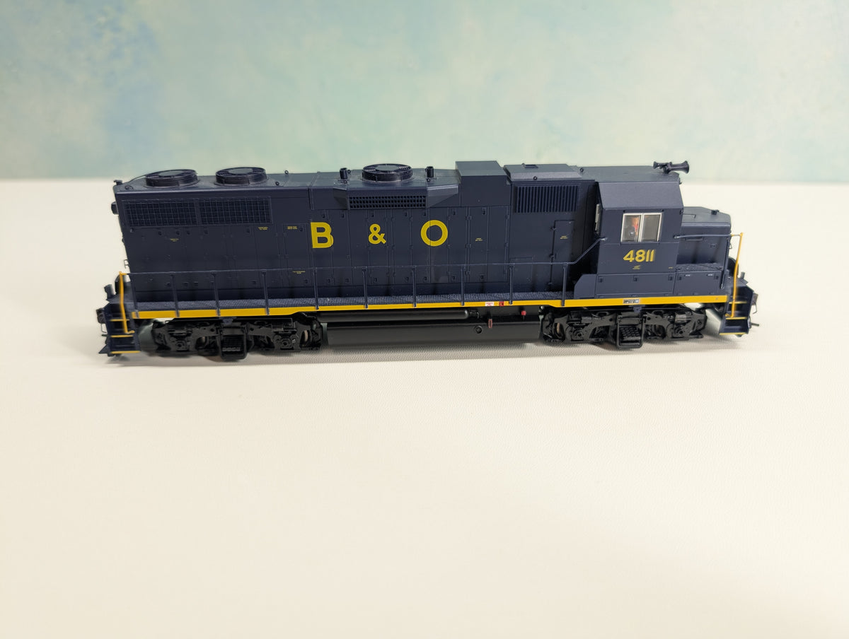 USED Atlas HO Scale GP38 Diesel Locomotive Baltimore and Ohio B&O #4811 Runs Great DC