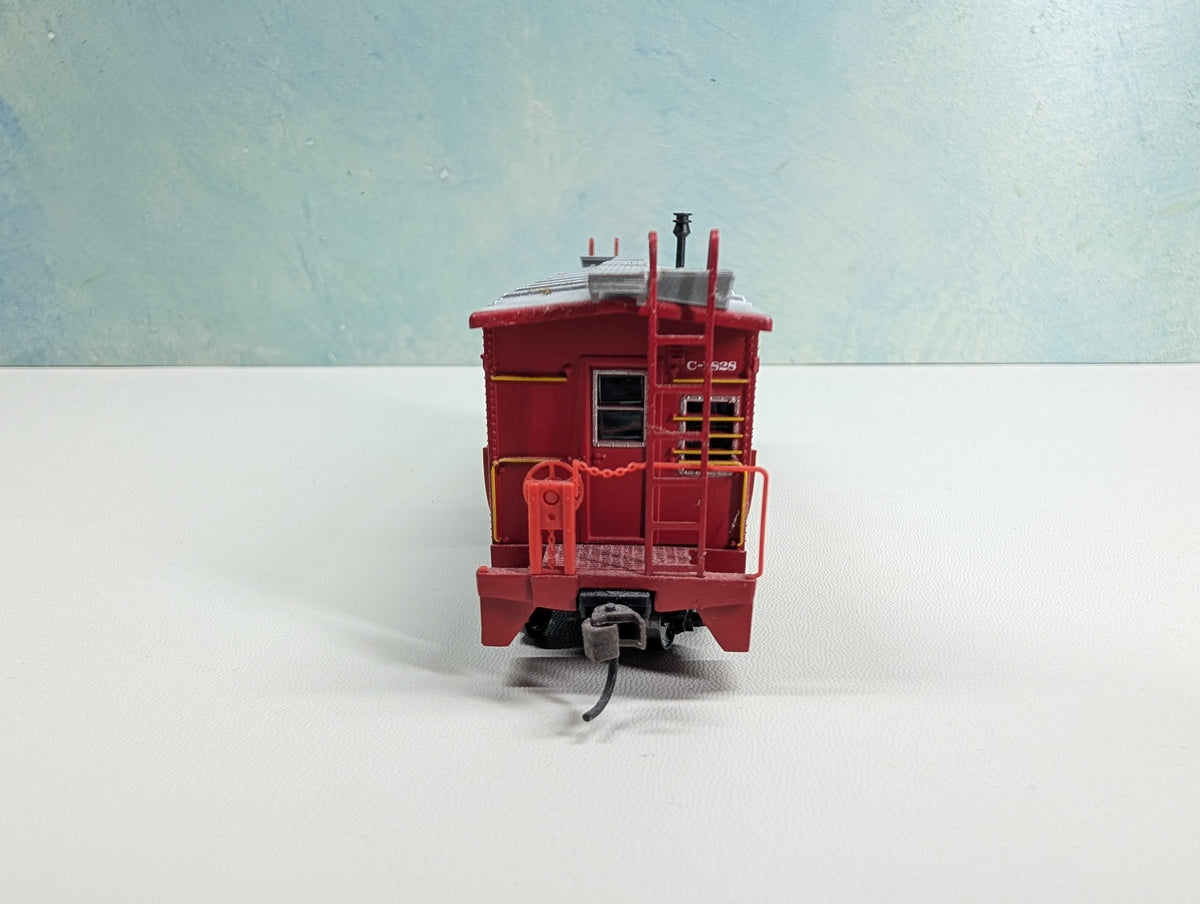 USED Athearn HO Scale Bay Window Caboose Baltimore and Ohio #C-1828 Metal Wheels, 175th Anniversary