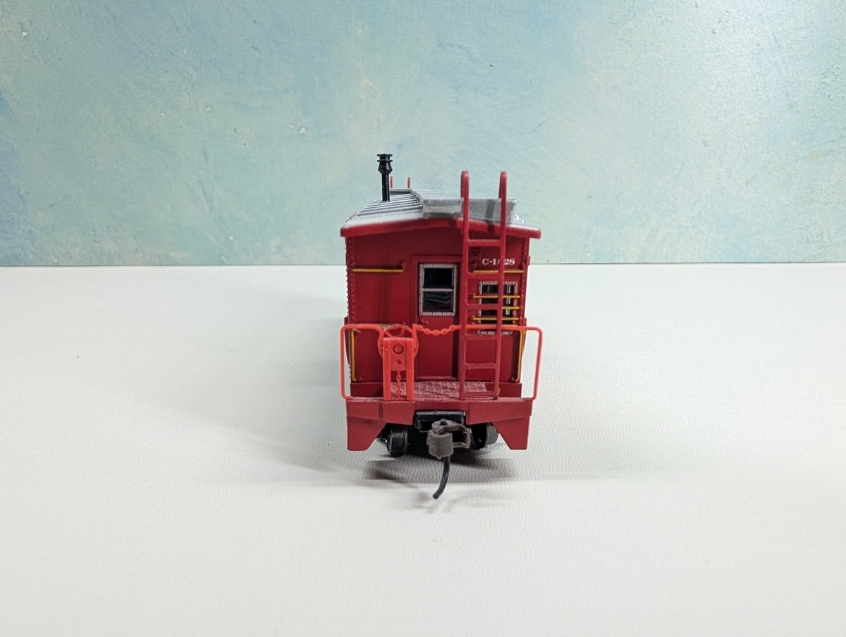 USED Athearn HO Scale Bay Window Caboose Baltimore and Ohio #C-1828 Metal Wheels, 175th Anniversary