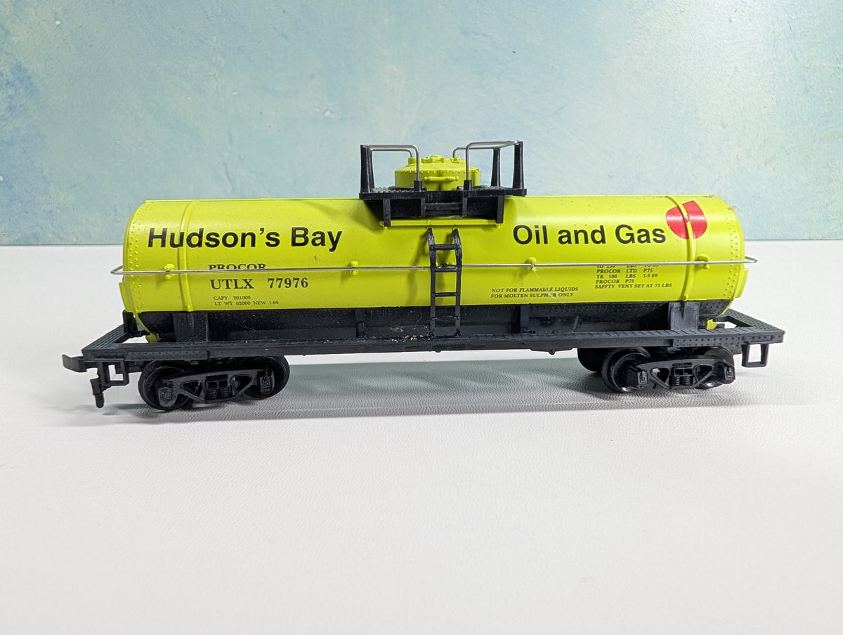 USED IHC HO Scale Rare Green Tank Car Hudson's Bay Oil and Gas UTLX #77976 Procor