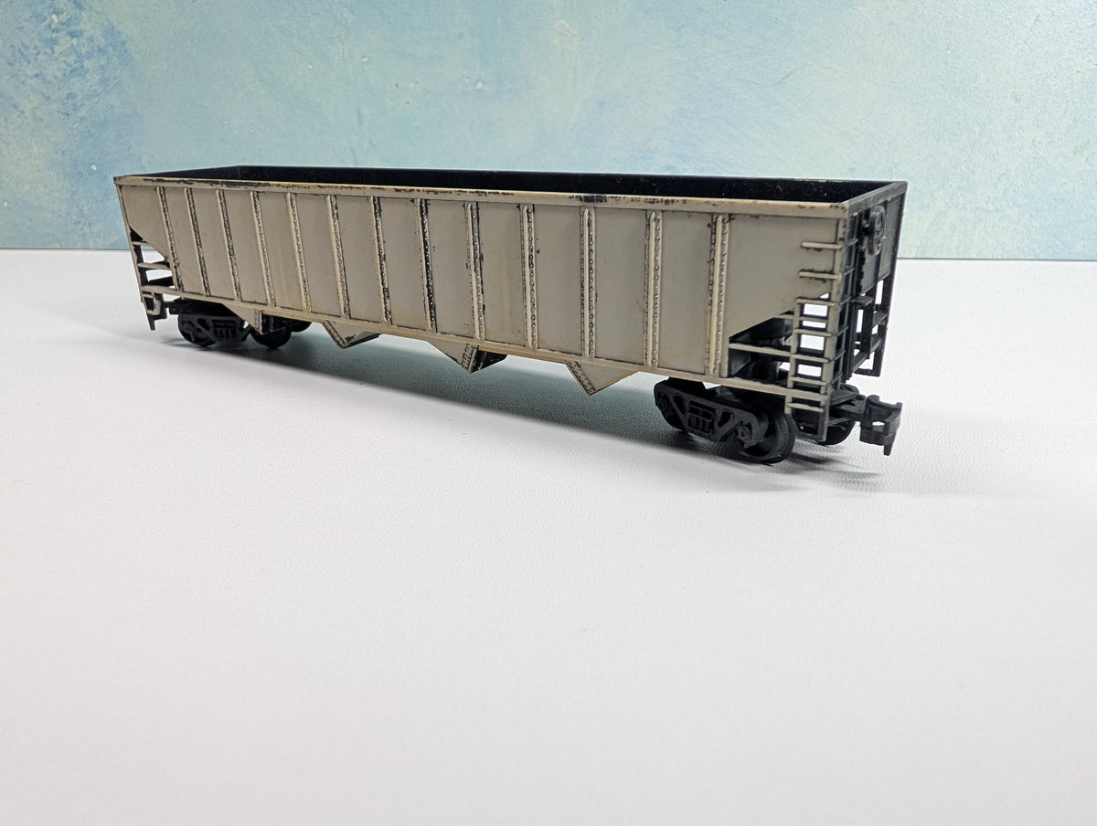 USED HO Scale Hopper Undecorated Gray and Black
