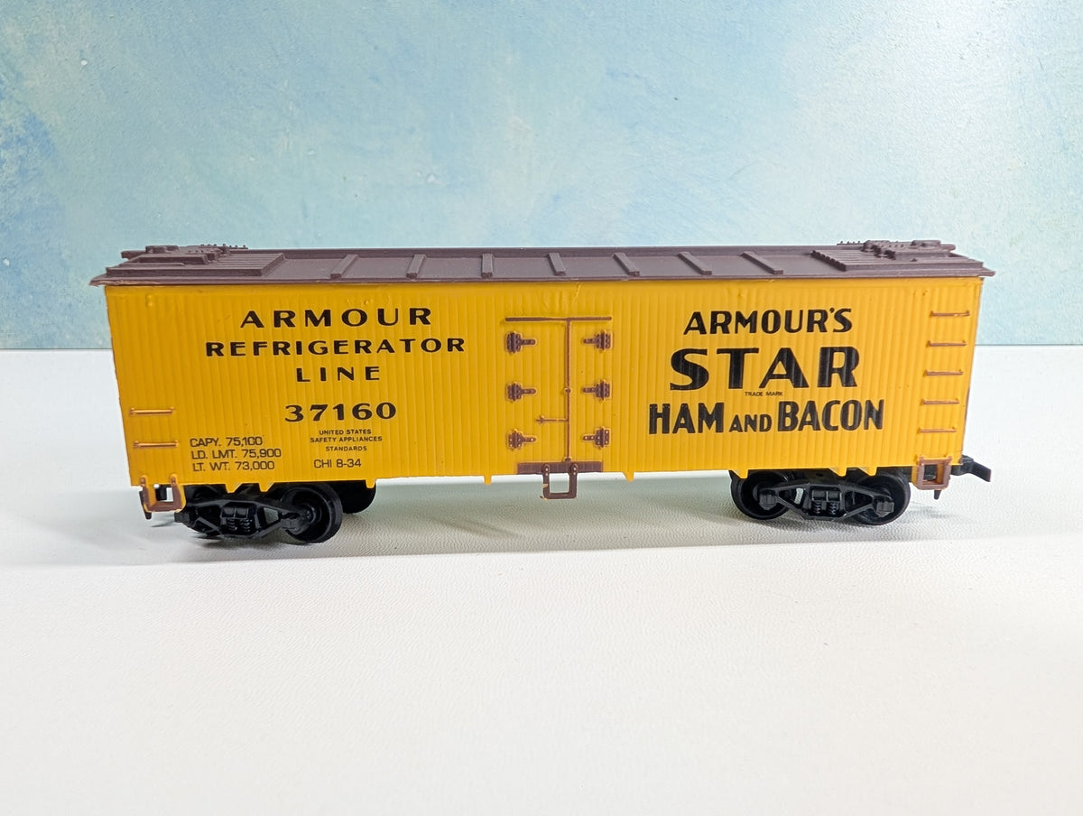 USED Life-Like HO Scale Reefer Armour's Star Ham and Bacon #37160