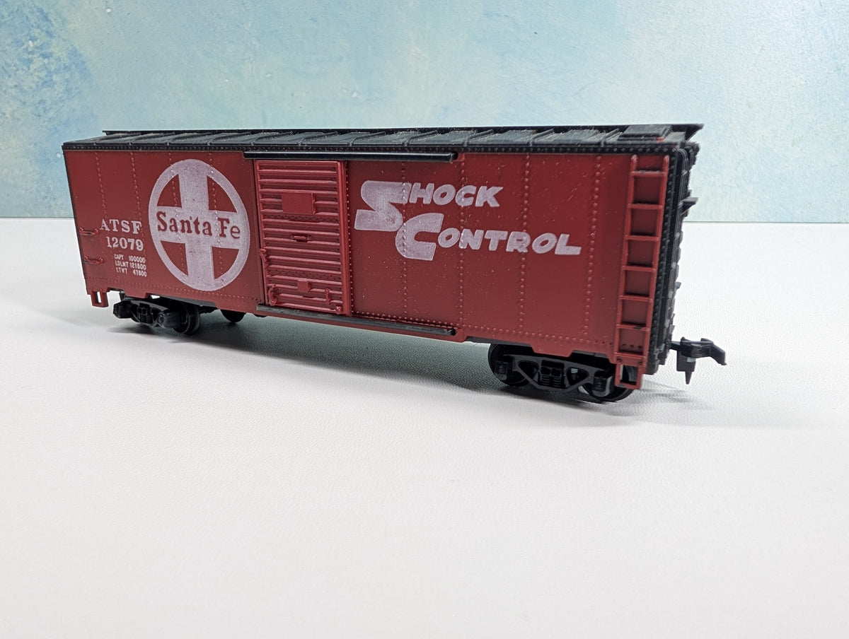 USED Tyco HO Scale 40' Box Car Santa Fe ATSF #12079 Shock Control