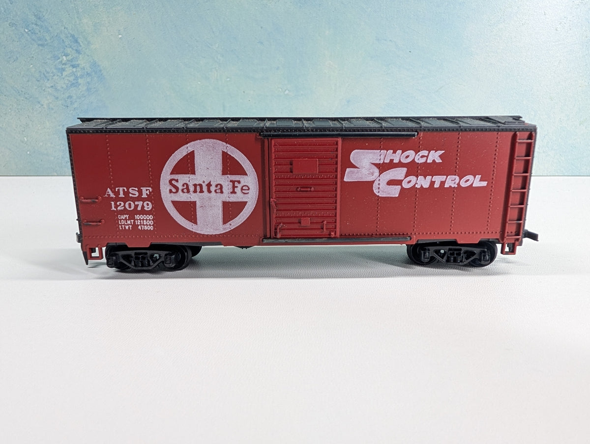 USED Tyco HO Scale 40' Box Car Santa Fe ATSF #12079 Shock Control