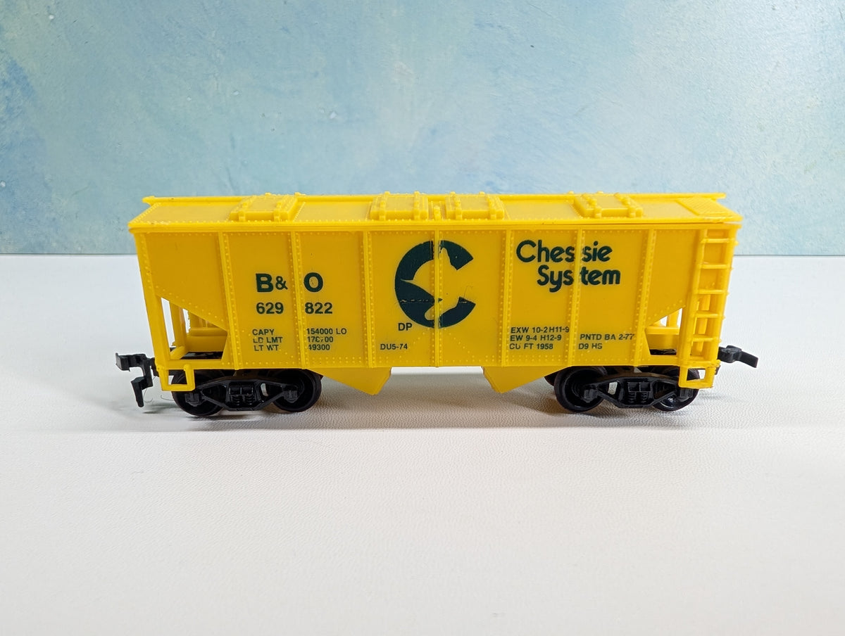 USED HO Scale 2 Bay Covered Hopper Chessie System B&O #629822