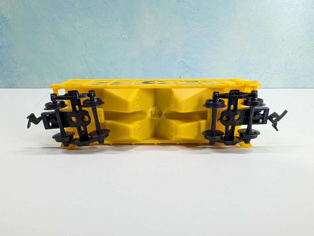 USED HO Scale 2 Bay Covered Hopper Chessie System B&O #629822
