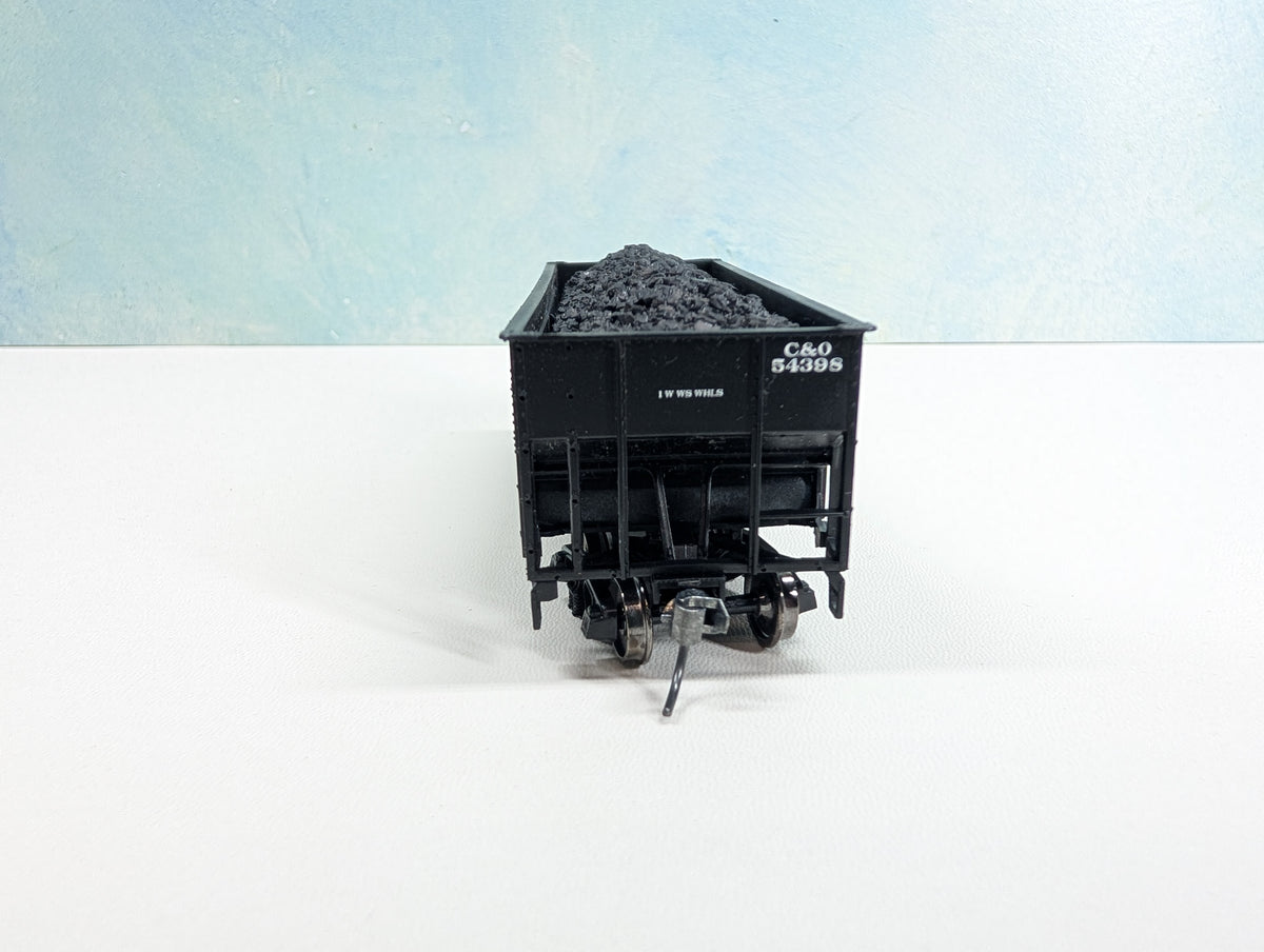 USED Life-Like HO Scale 2 Bay Hopper Chesapeake and Ohio C&O #54398 Metal Wheels, Proto 2000