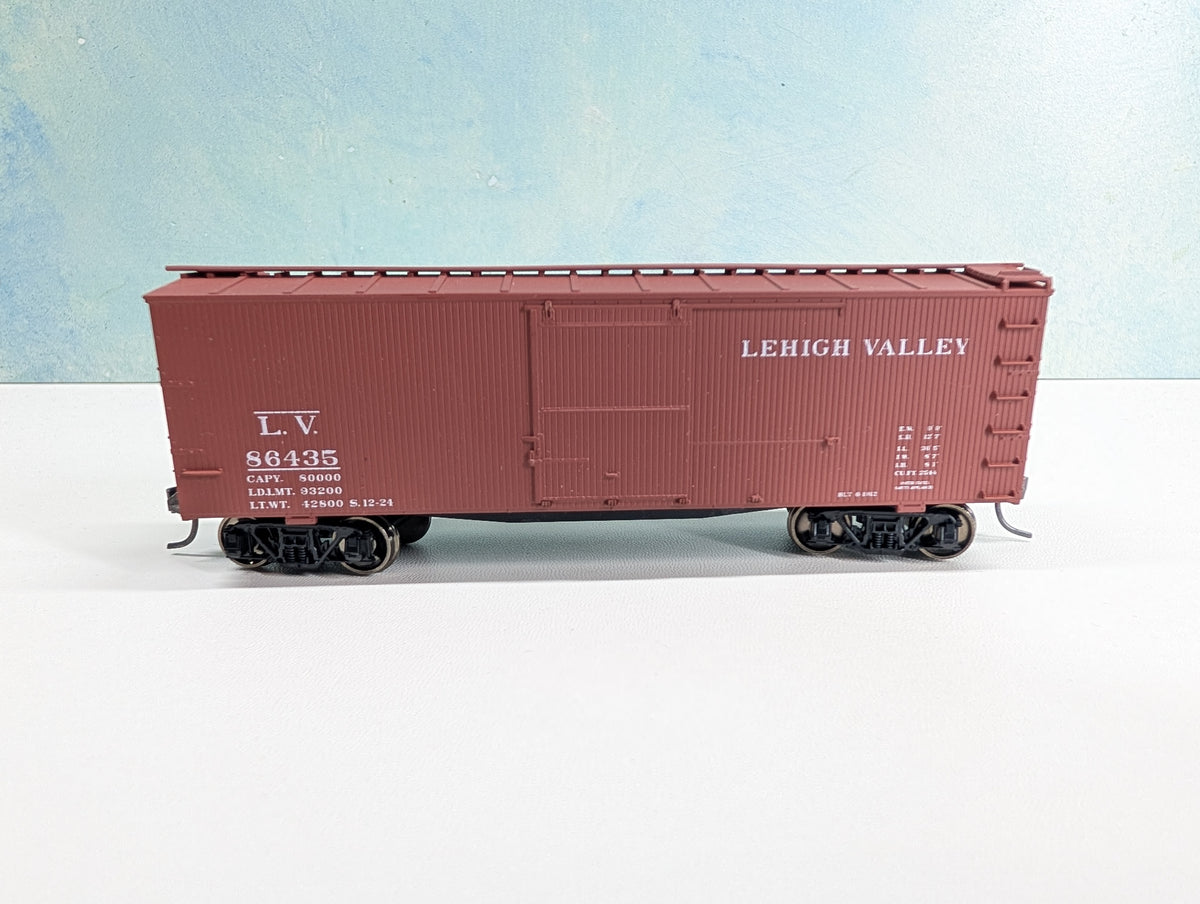 USED Accurail HO Scale 36' Double Sheathed Box Car Lehigh Valley LV #86435 Metal Wheels