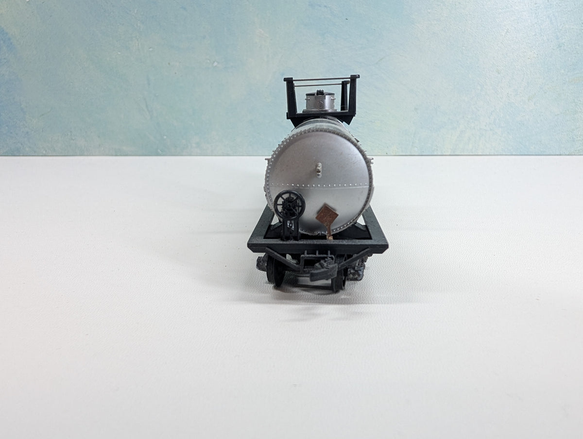 USED Athearn HO Scale Tank Car DuPont SHPX #3246