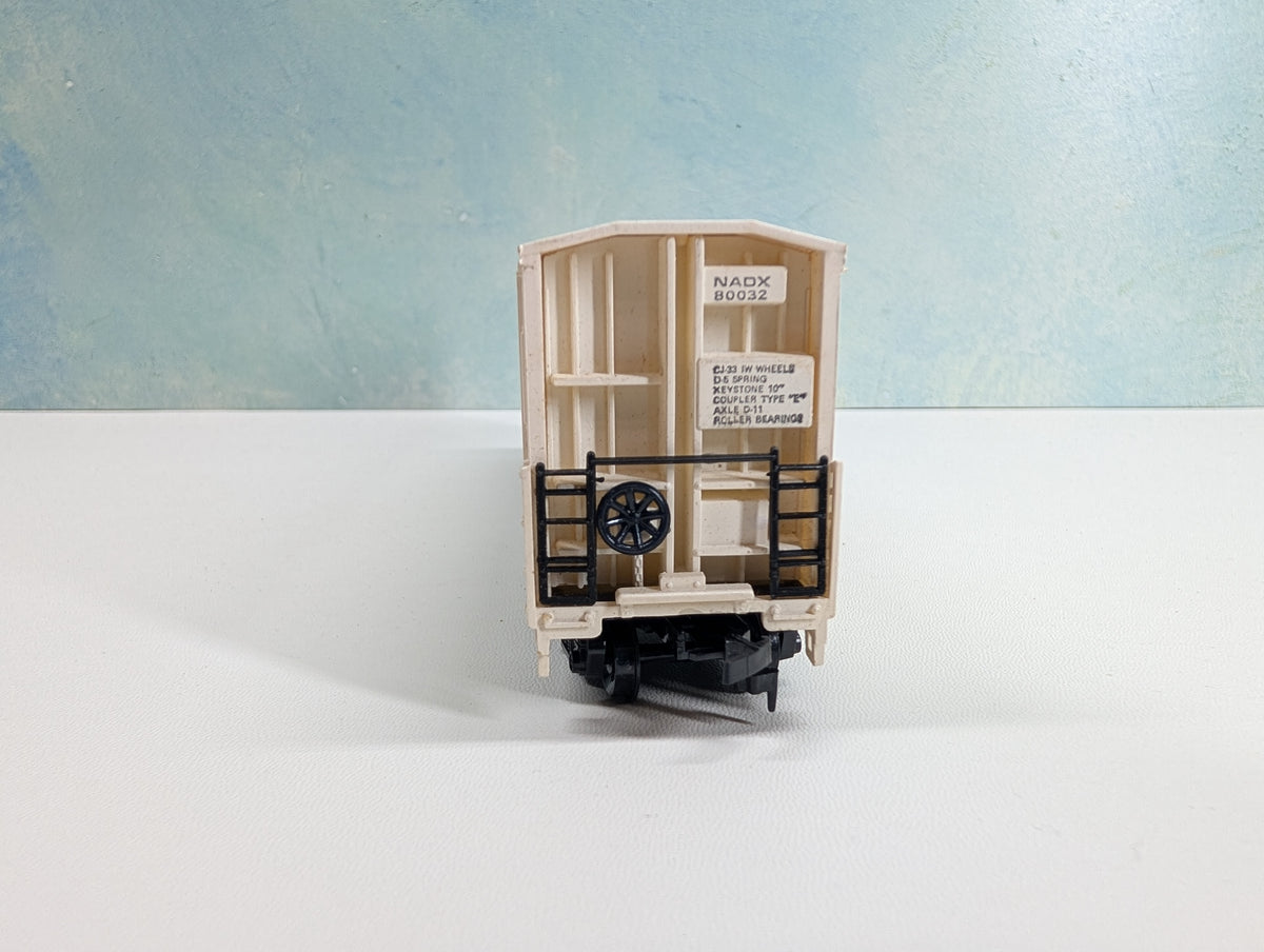 USED HO Scale 54' Thrall Door Box Car Lignum NADX #80032