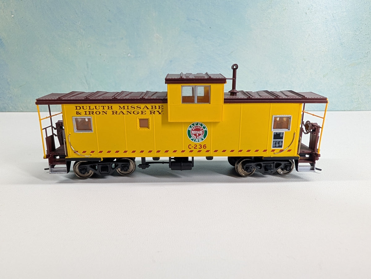 USED Atlas HO Scale Extended Vision Caboose Duluth, Missabe and Iron Range #C-236 Metal Wheels
