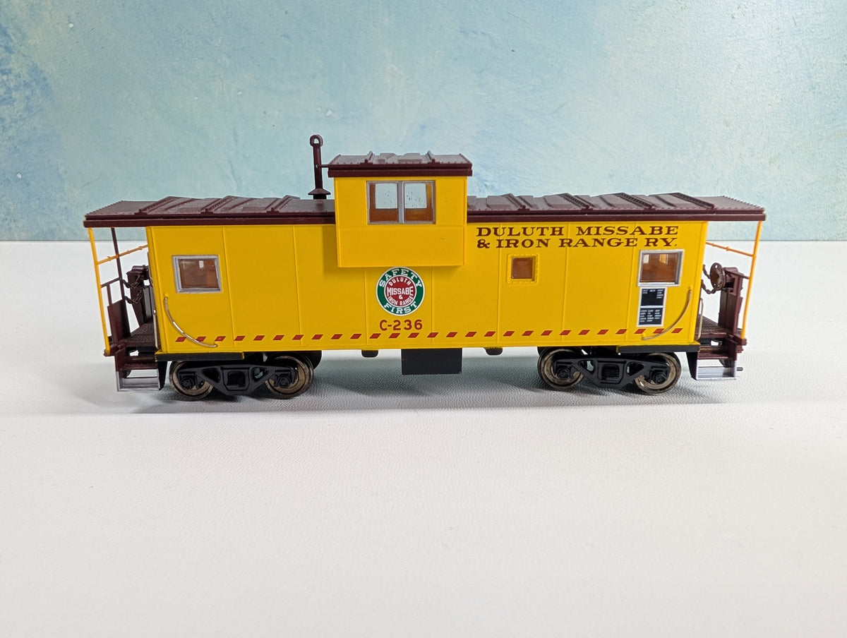USED Atlas HO Scale Extended Vision Caboose Duluth, Missabe and Iron Range #C-236 Metal Wheels