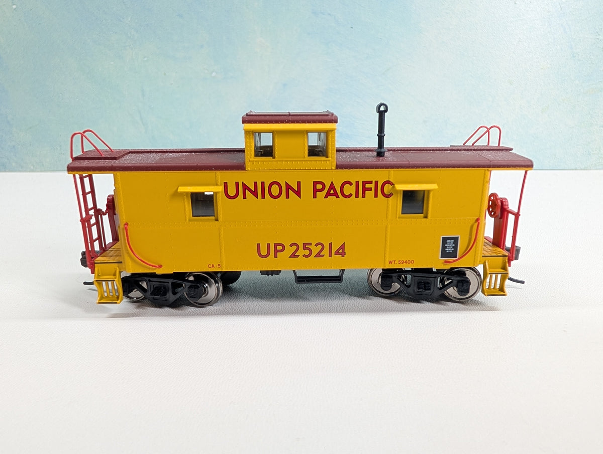 USED Atlas HO Scale Caboose Union Pacific UP #25214 Metal Wheels