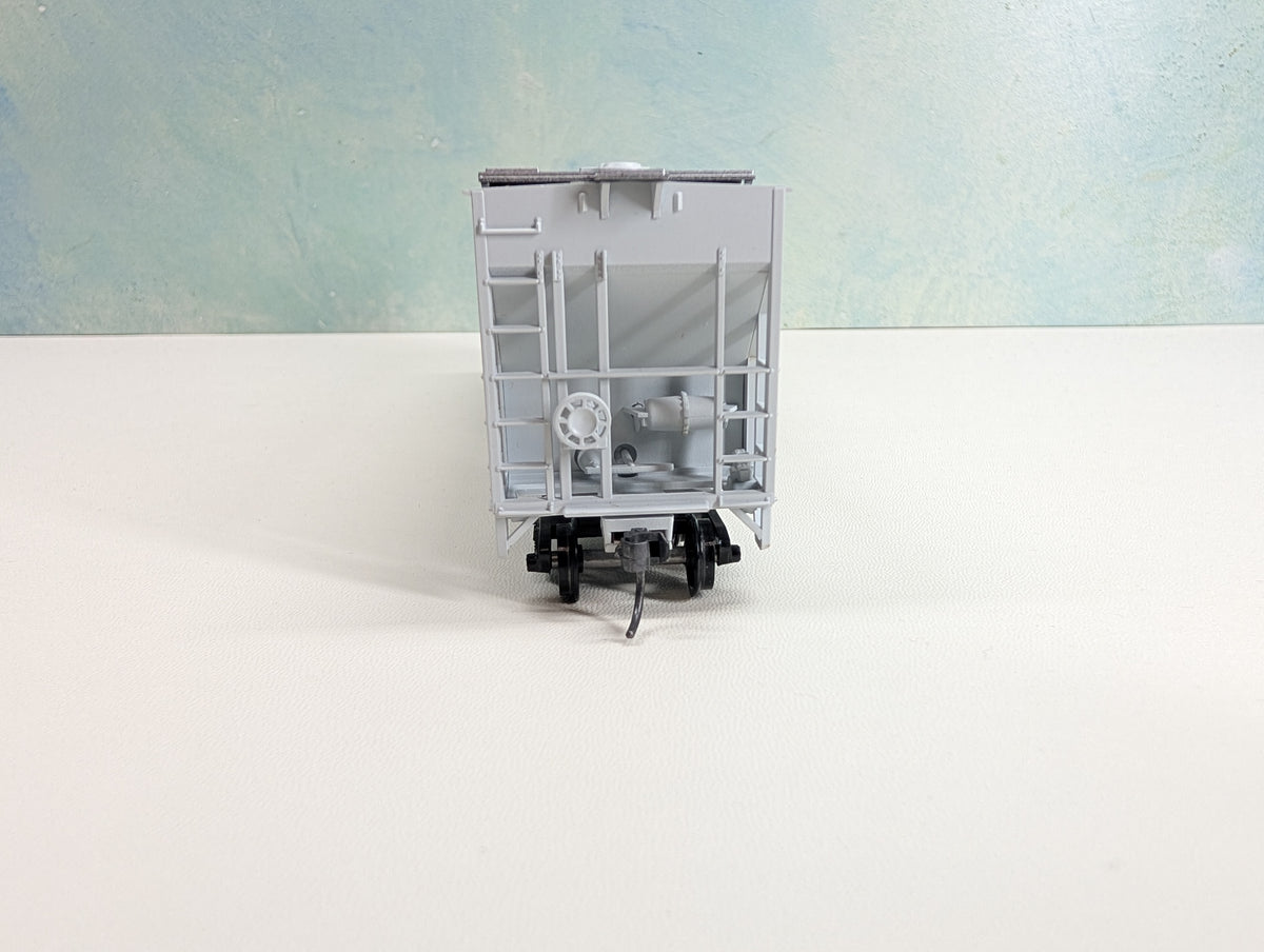 USED Roundhouse HO Scale FMC 4700 cu.ft. 54' 3-Bay Covered Hopper Tabor Grain UELX #65032