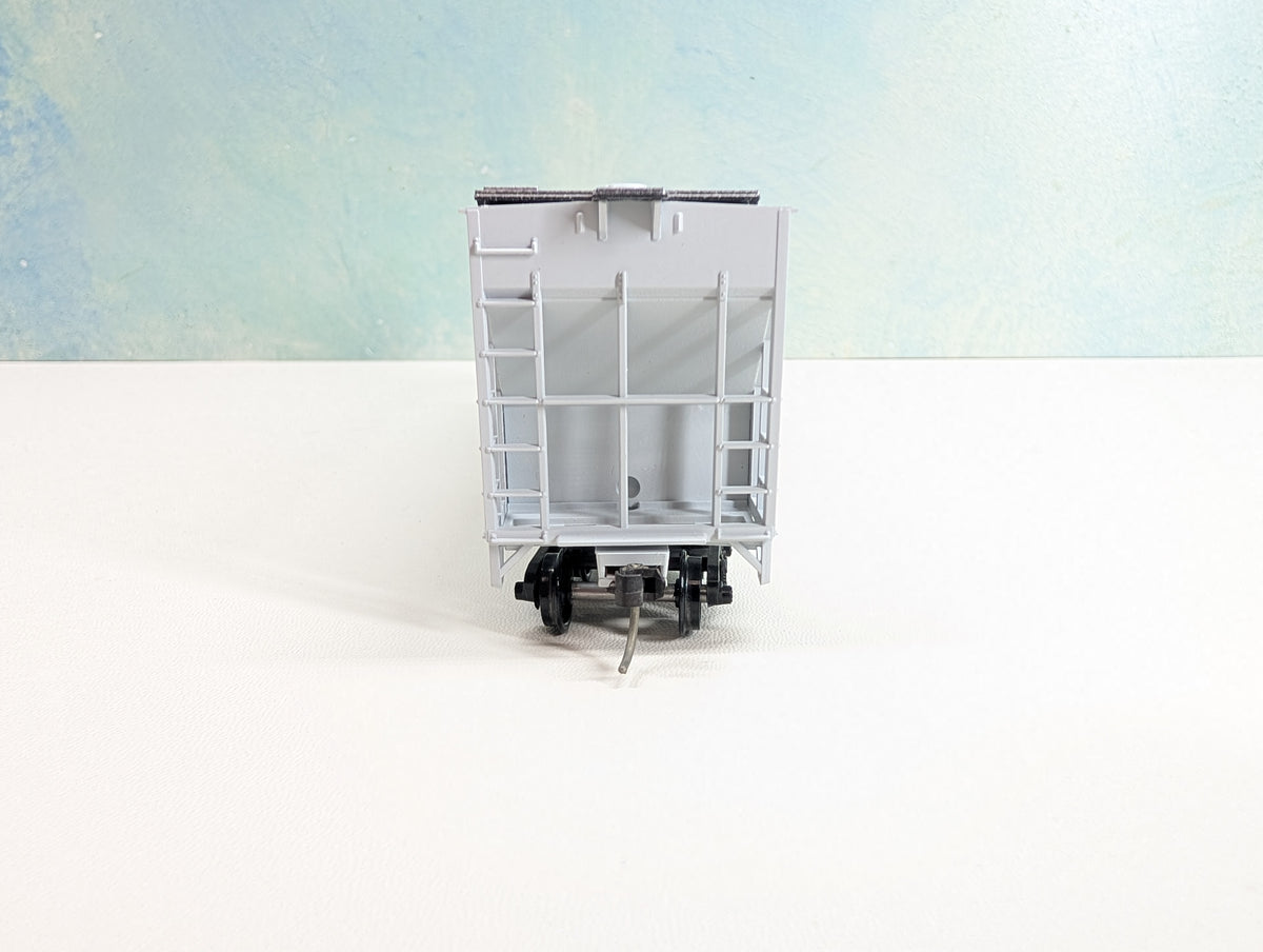 USED Roundhouse HO Scale FMC 4700 cu.ft. 54' 3-Bay Covered Hopper Tabor Grain UELX #65032