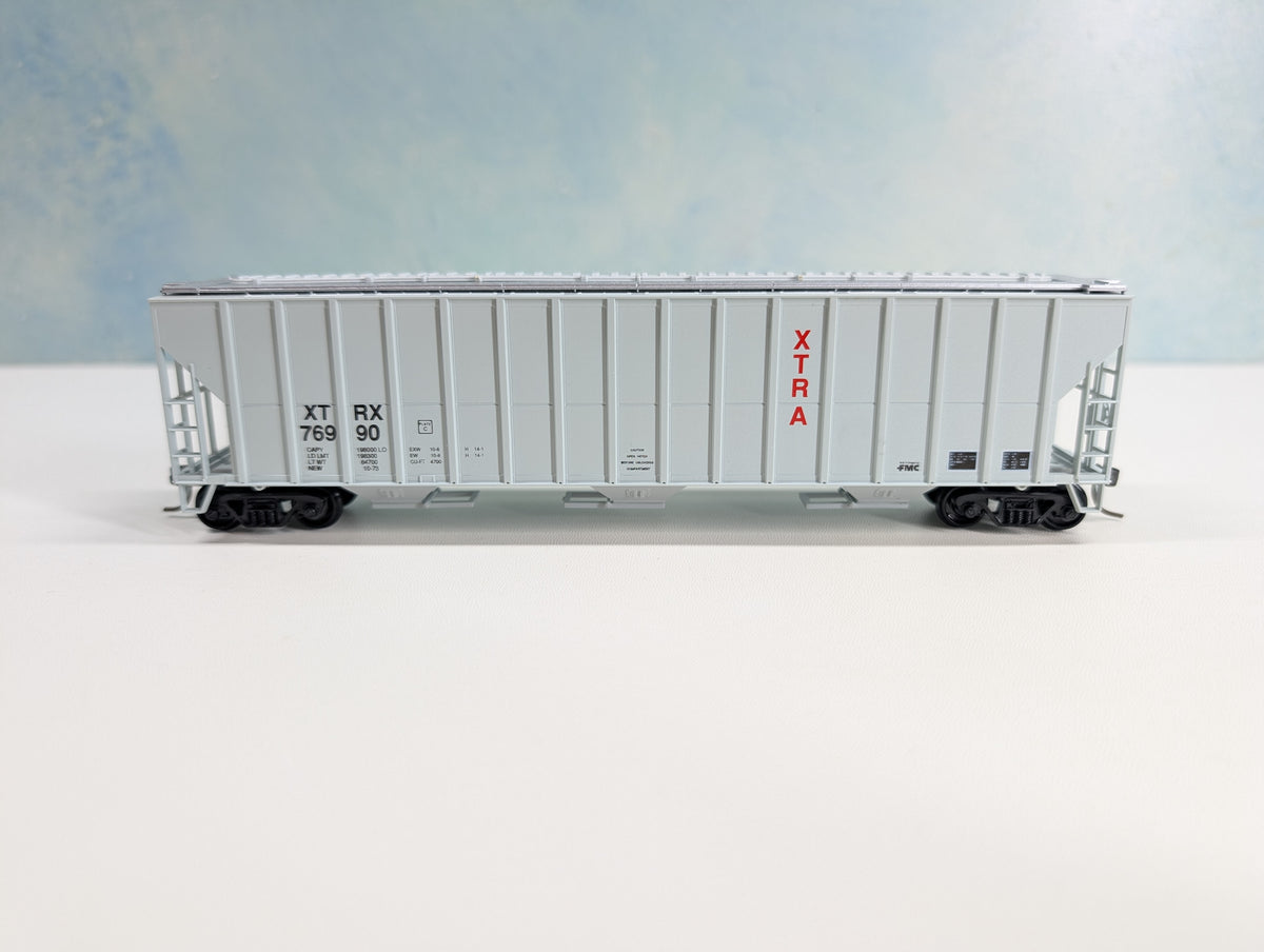 USED Roundhouse HO Scale FMC 4700 cu.ft. 54' 3-Bay Covered Hopper Xtra TXRX #76990