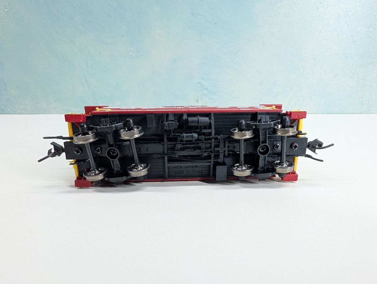 USED Life-Like HO Scale Caboose Chessie System WM #901811 Safety First, Metal Wheels