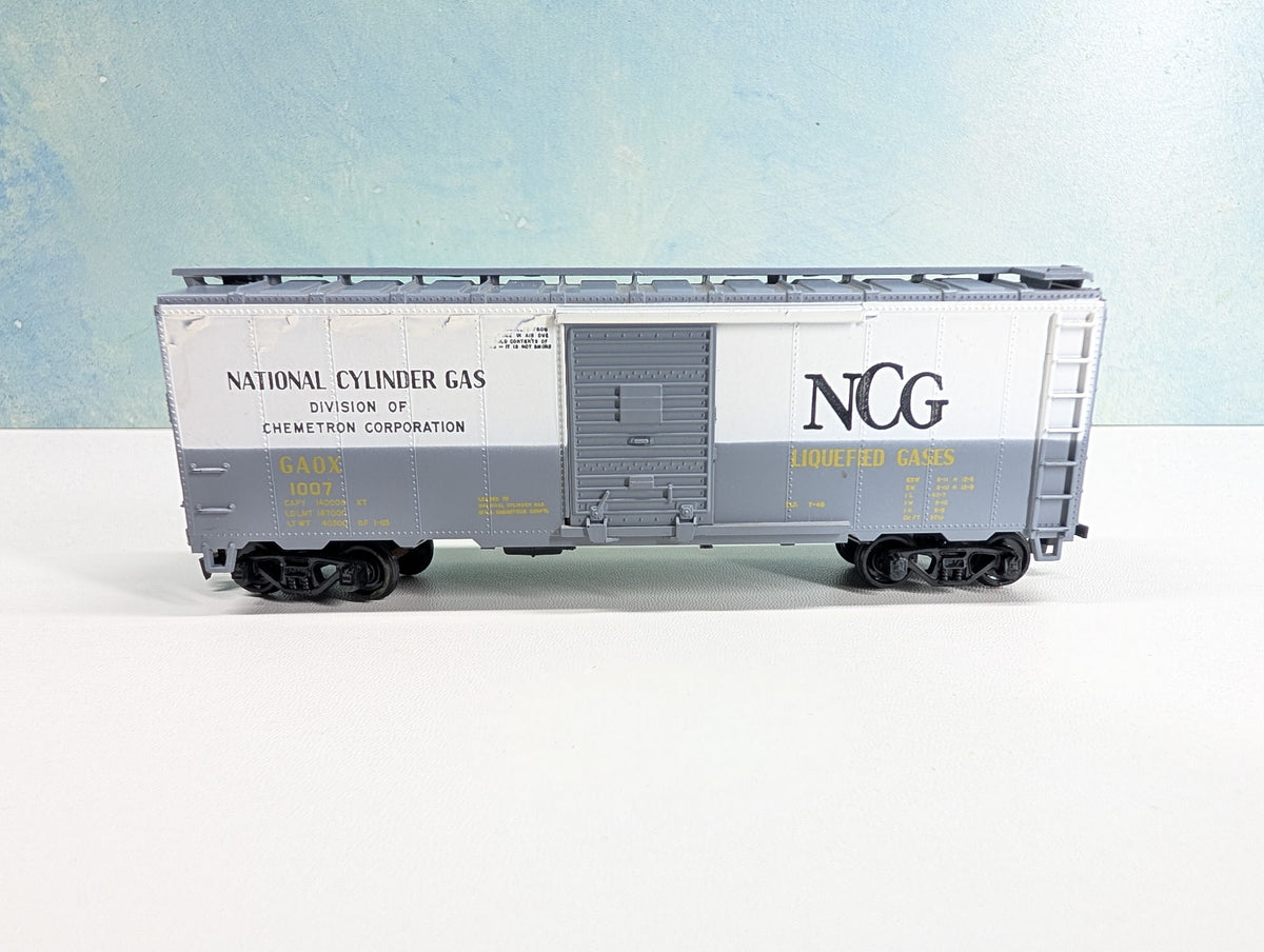 USED Athearn HO Scale 40' Box Car National Cylinder Gas GAOX #1007