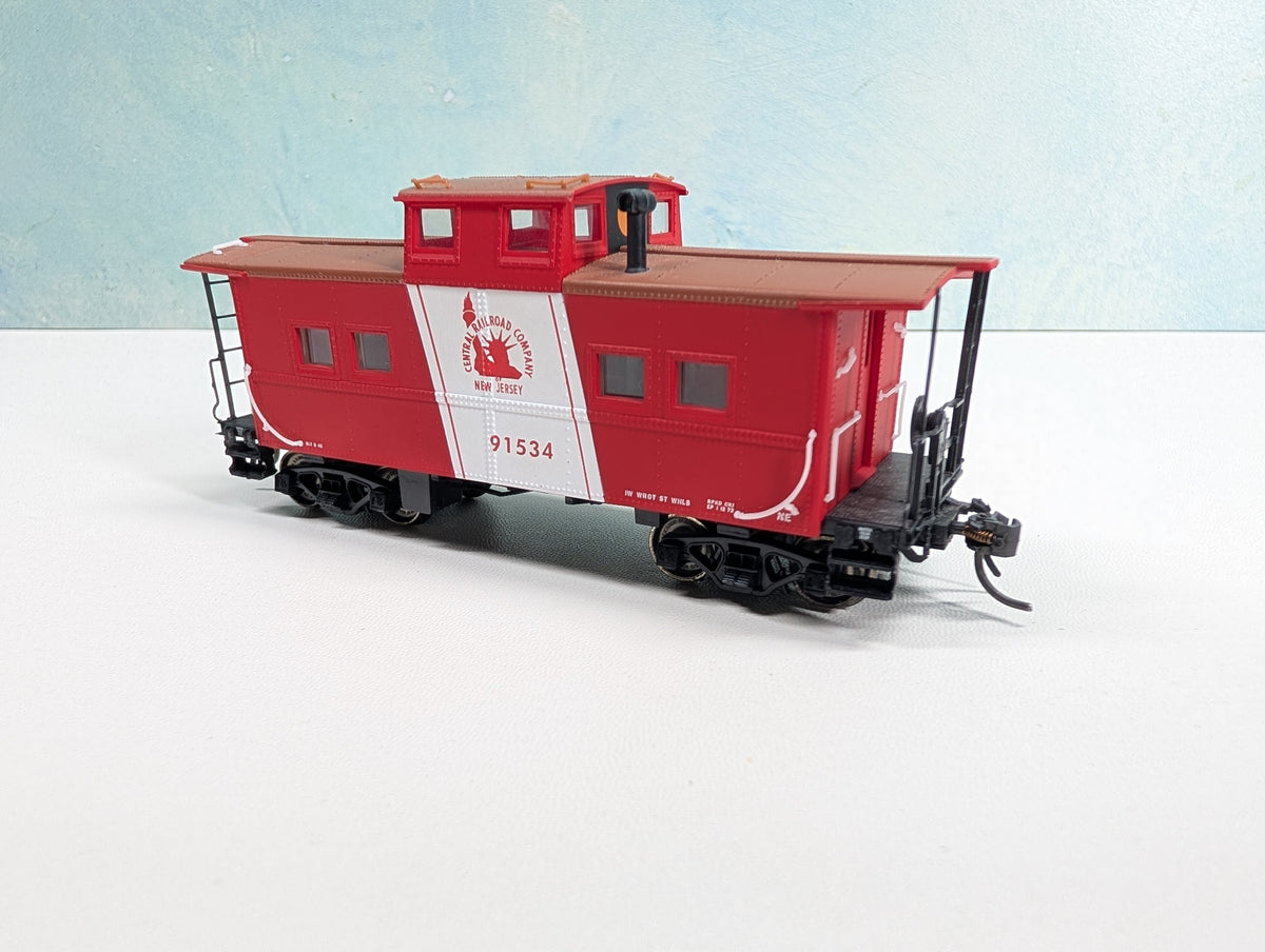 USED Life-Like HO Scale Caboose Central Railroad of New Jersey #91534 Metal Wheels
