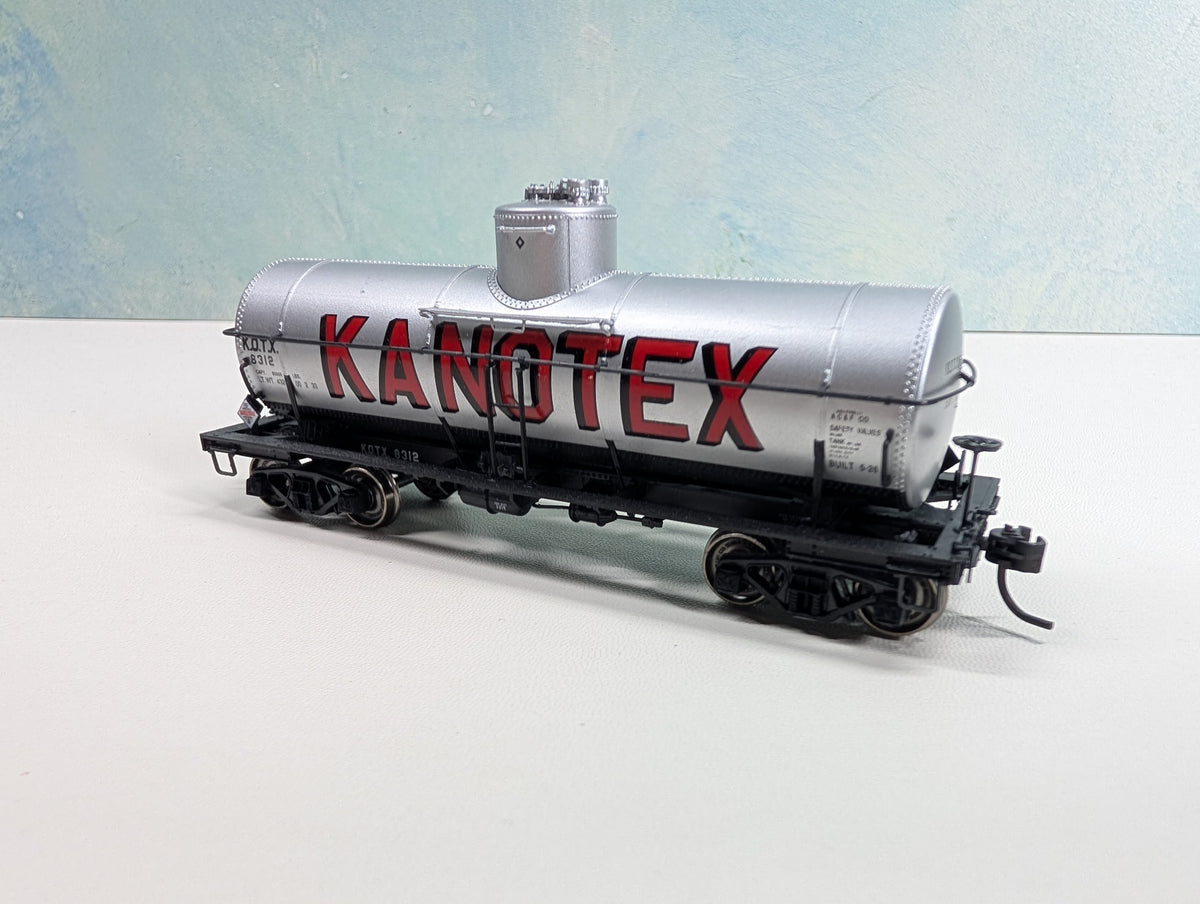 USED Life-Like HO Scale Single Dome Tank Car Kanotex KOTX #8312 Metal Wheels