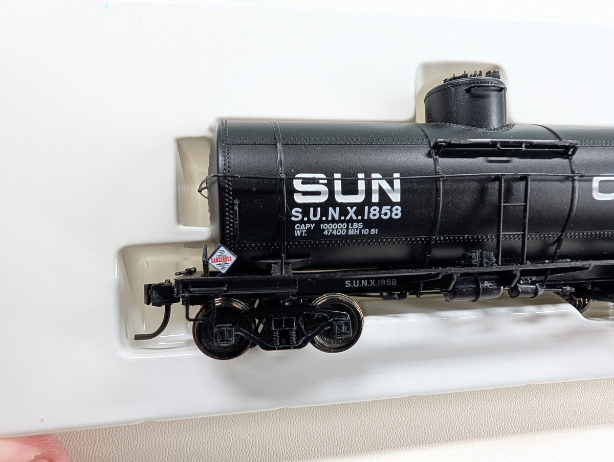 USED Life-Like 23177 HO Scale 10k Gal Type 21 Riveted Tank Car Sun Oils SUNX #1858 Metal Wheels