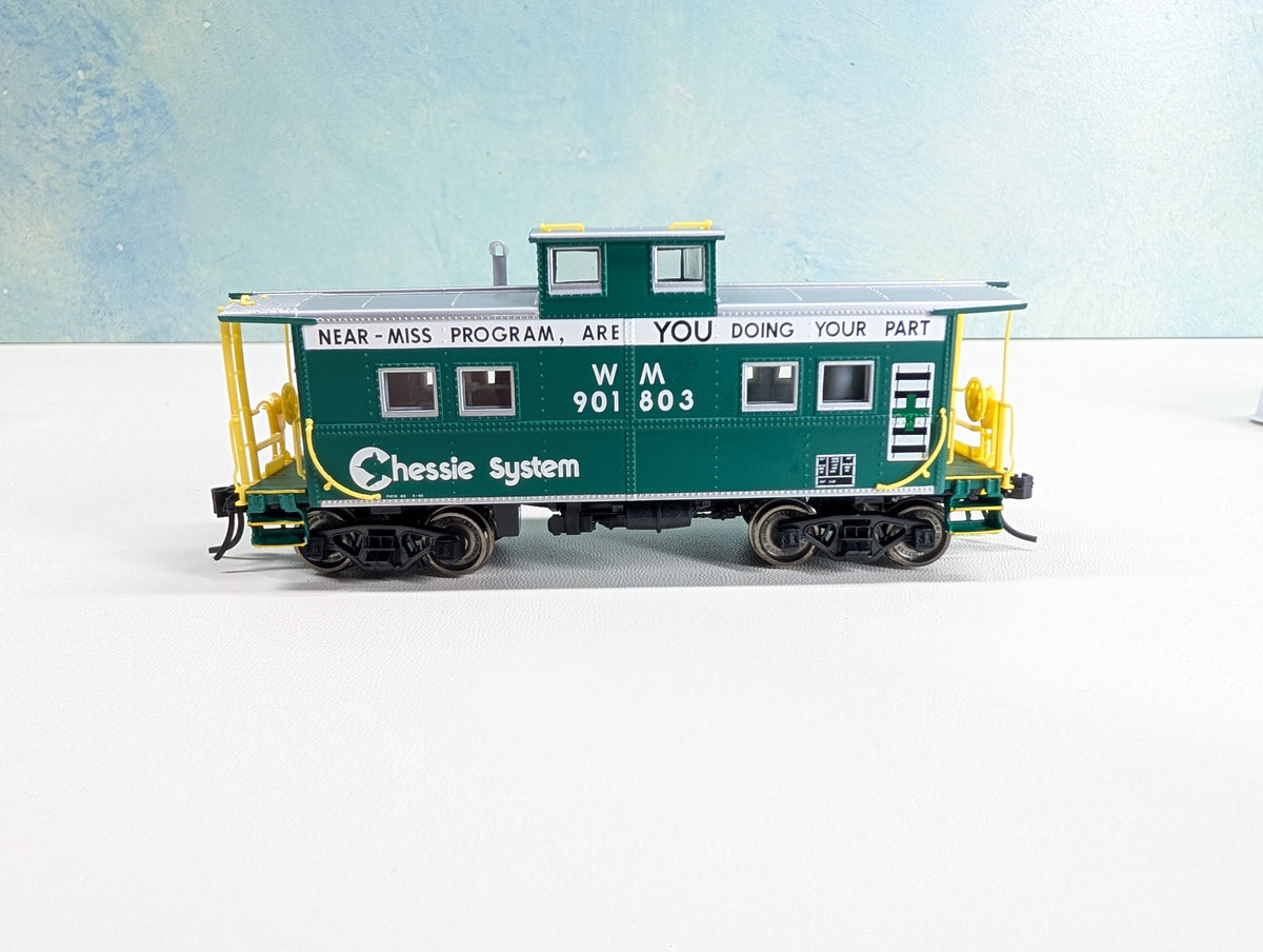 USED Life-Like 31257 HO Scale Center Cupola Steel Caboose Chessie System WM #901803 Metal Wheels, Safety