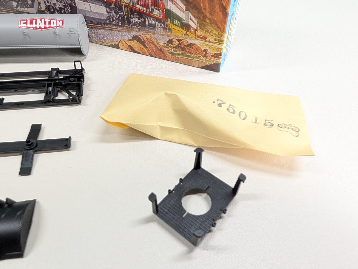 USED Athearn HO Scale Chemical Tank Car Clinton Corn GATX #8184 KIT