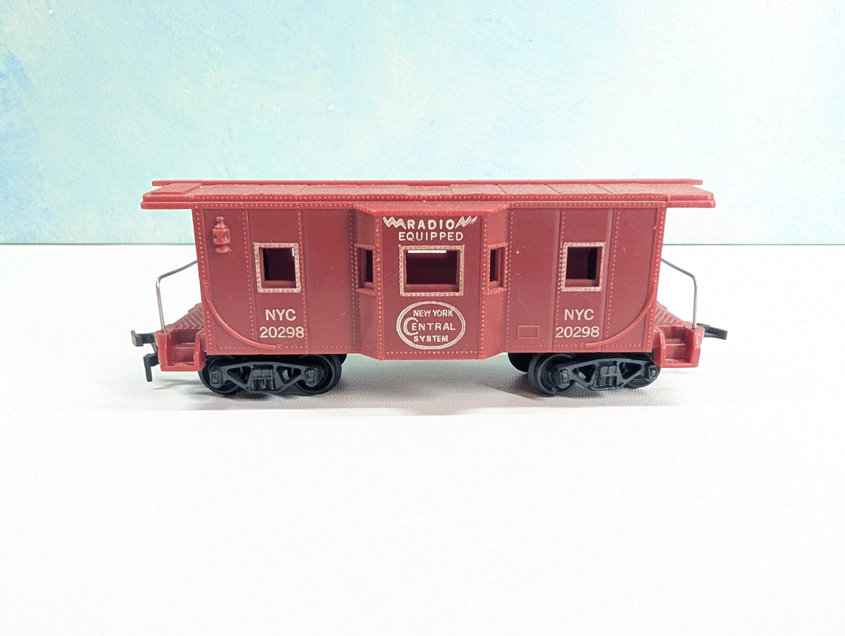 USED Marx HO Scale Bay Window Caboose New York Central NYC #20298 Radio Equipped