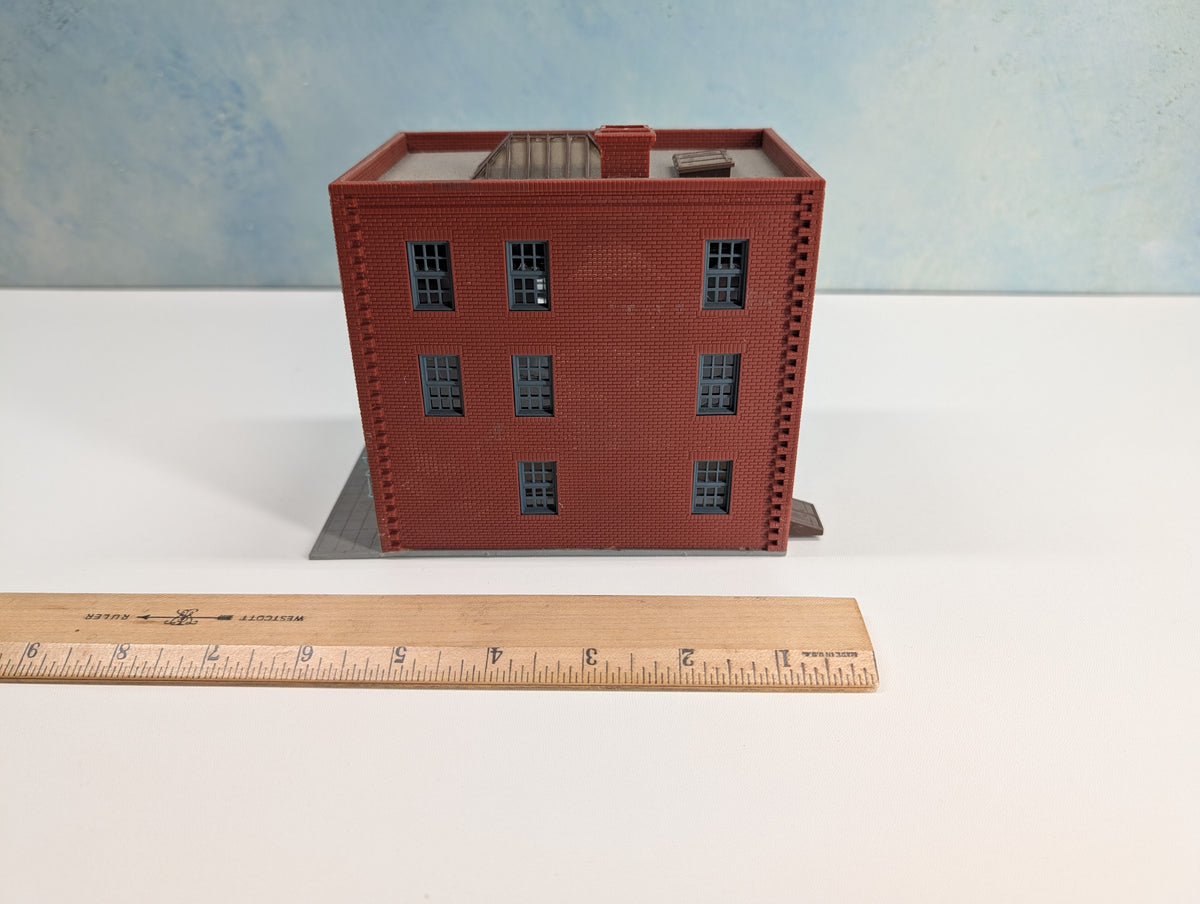 USED HO Scale Brick Storefront