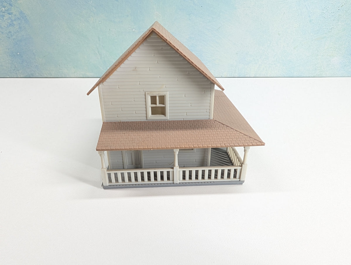 USED HO Scale Light Brown Farmhouse