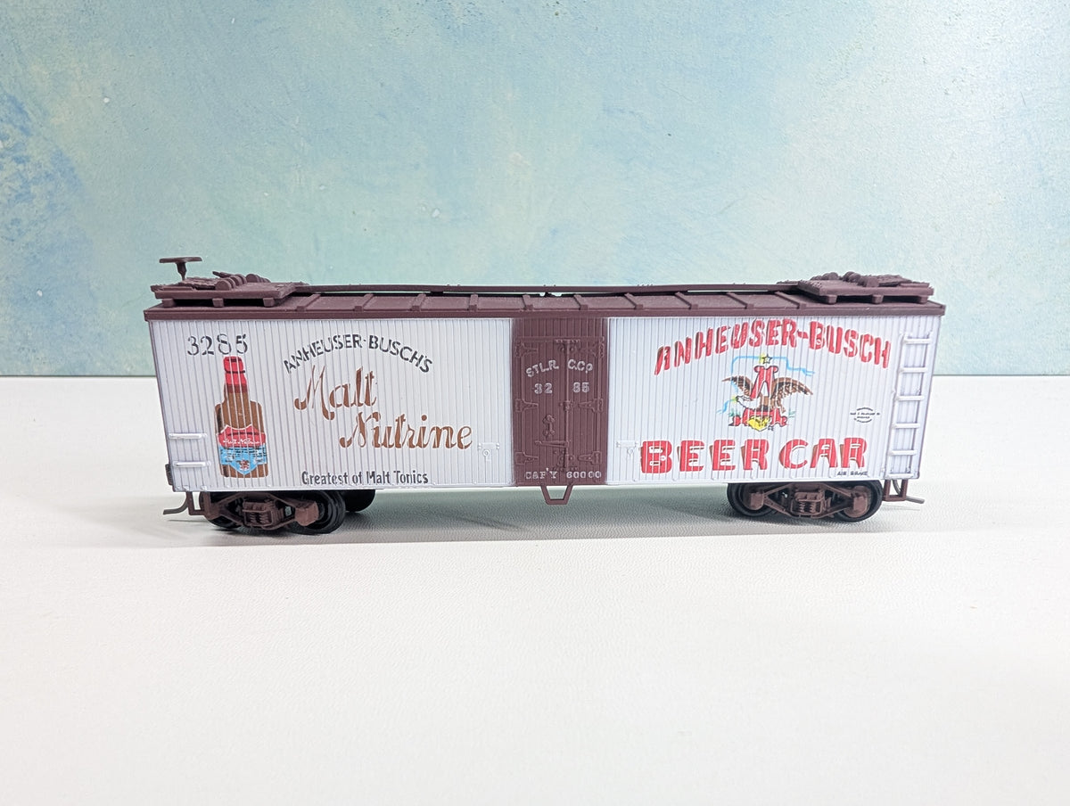 USED TRAIN MINIATURE 8129 HO Scale 40' Wood Beer Reefer Anheuser-Busch #3285 Budweiser Malt Nutrine