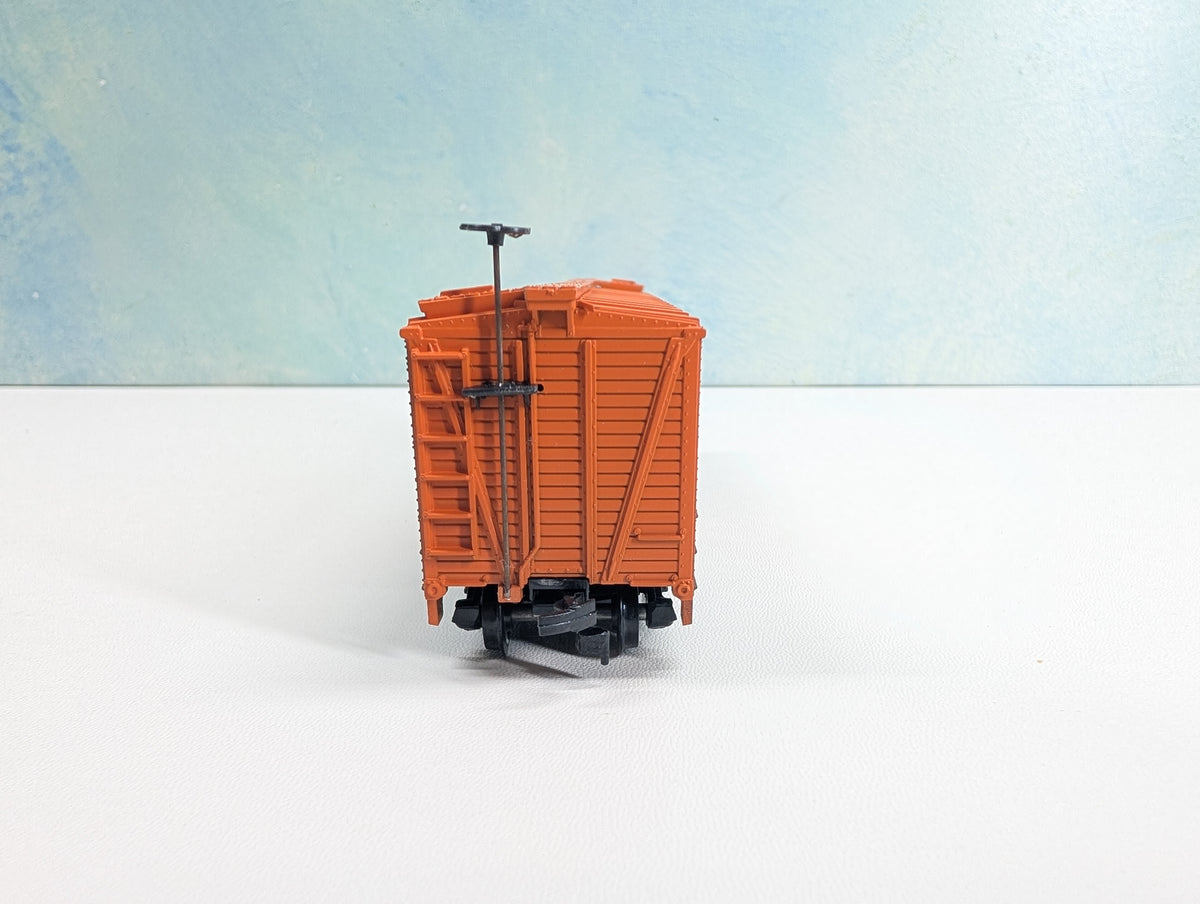USED TRAIN MINIATURE 2709 HO Scale 40' Wood Box Car, Tobacco Series Sir Walter Raleigh B&W #2009