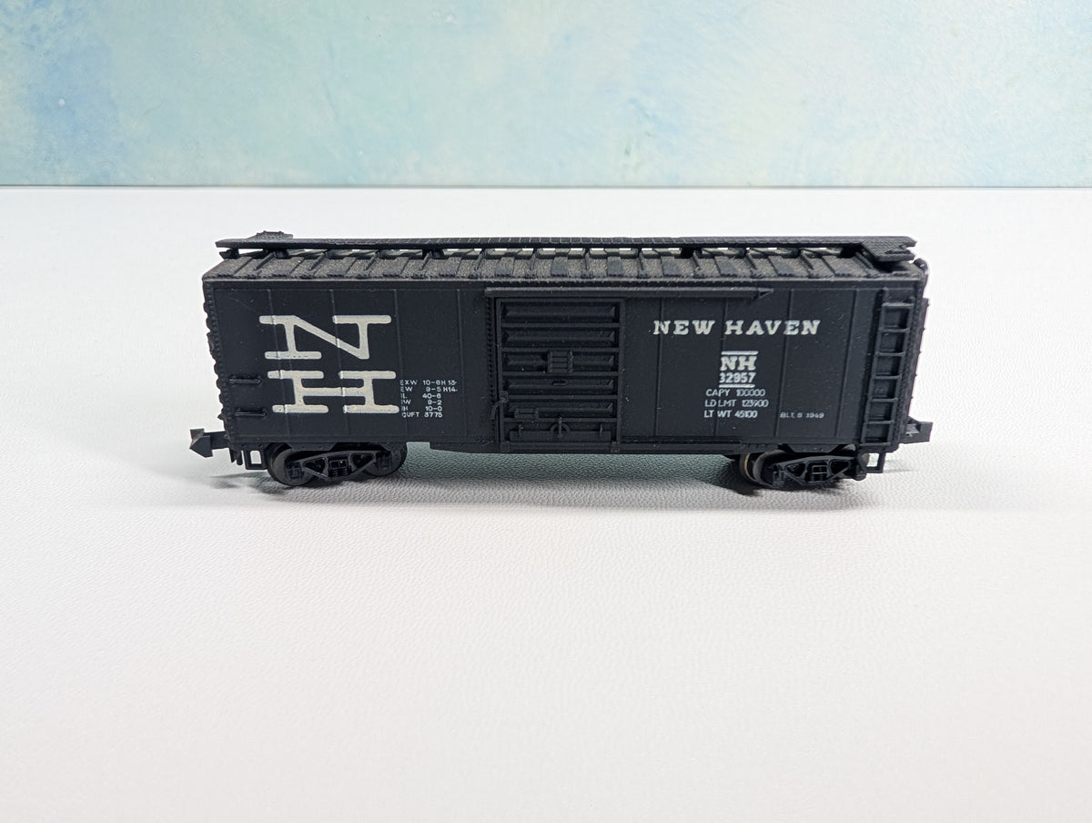 USED Postage Stamp Trains Aurora N Scale Box Car New Haven NH #32957