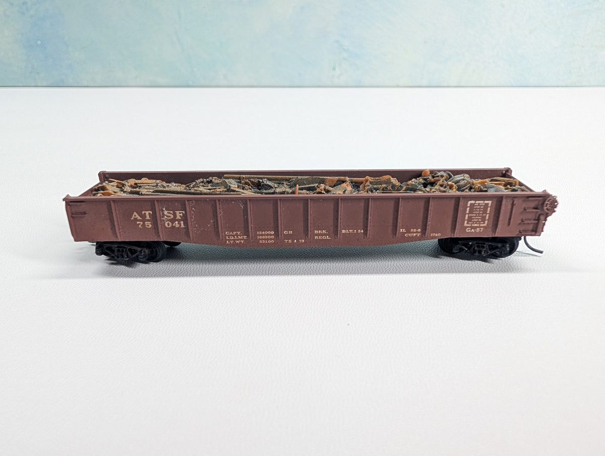 USED Kadee N Scale Gondola w/ Scrap Load Santa Fe ATSF #75041 Weathered