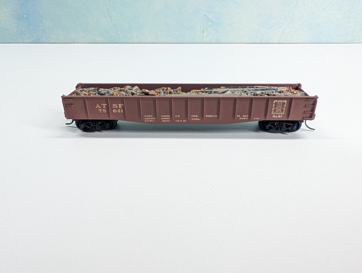 USED Kadee N Scale Gondola w/ Scrap Load Santa Fe ATSF #75041 Weathered