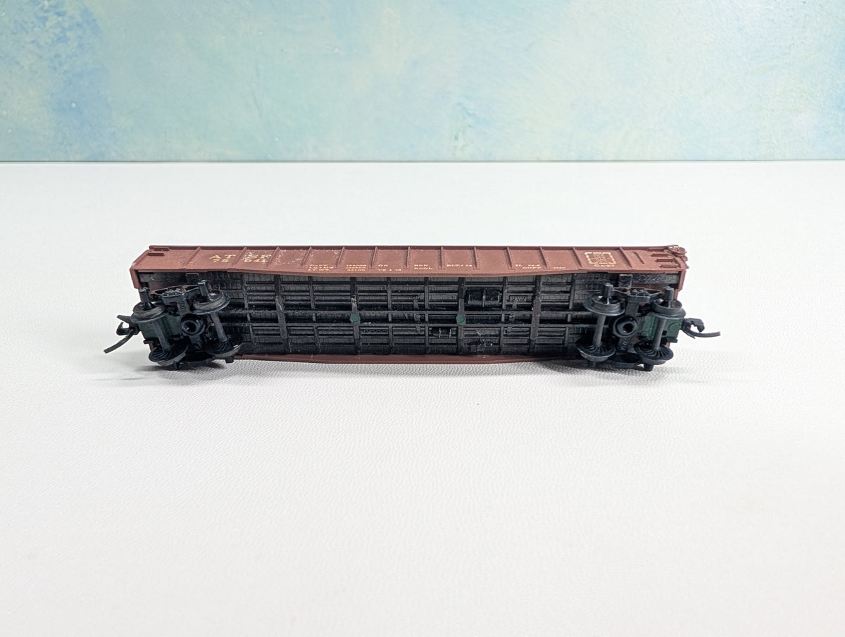 USED Kadee N Scale Gondola w/ Scrap Load Santa Fe ATSF #75041 Weathered