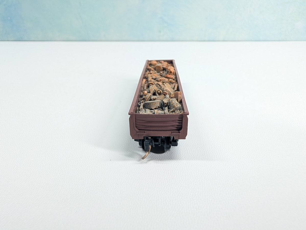 USED Kadee N Scale Gondola w/ Scrap Load Southern Pacific #94083