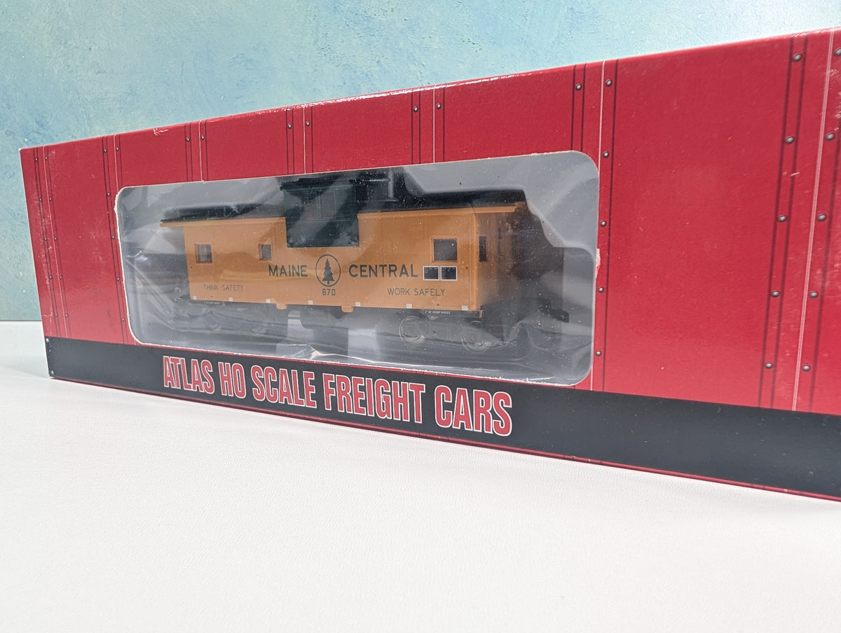 Atlas 1909 HO Scale Extended Vision Caboose Maine Central MEC #670 Metal Wheels