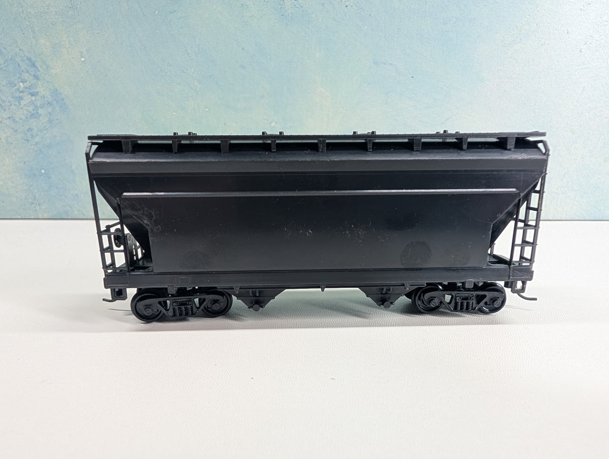 USED Athearn HO Scale 2 Bay Covered Hopper Black Undecorated