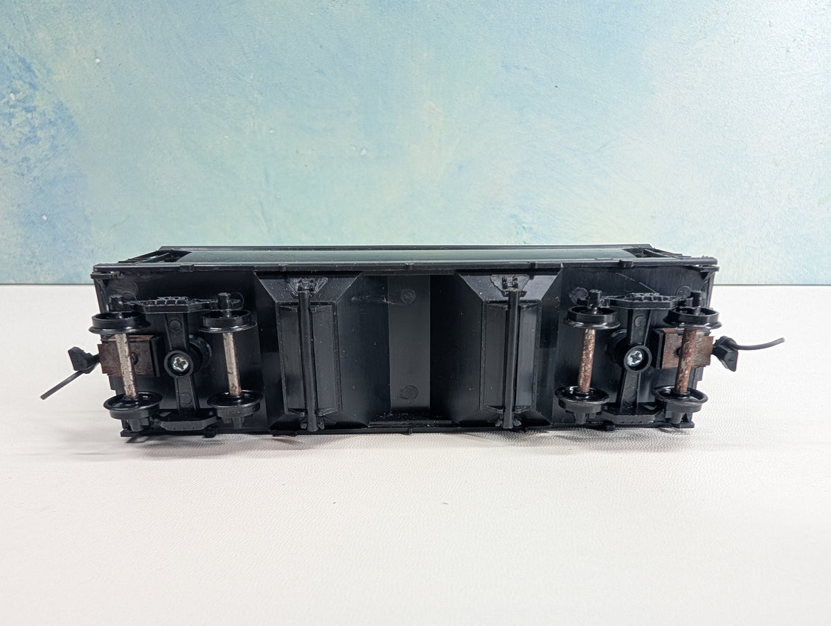 USED Athearn HO Scale 2 Bay Covered Hopper Black Undecorated