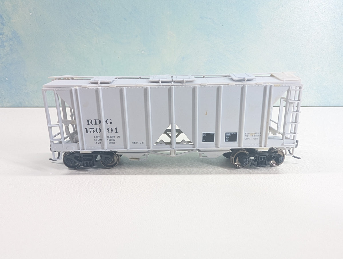 USED Bowser HO Scale Covered Hopper Reading RDG #15091 Metal Wheels