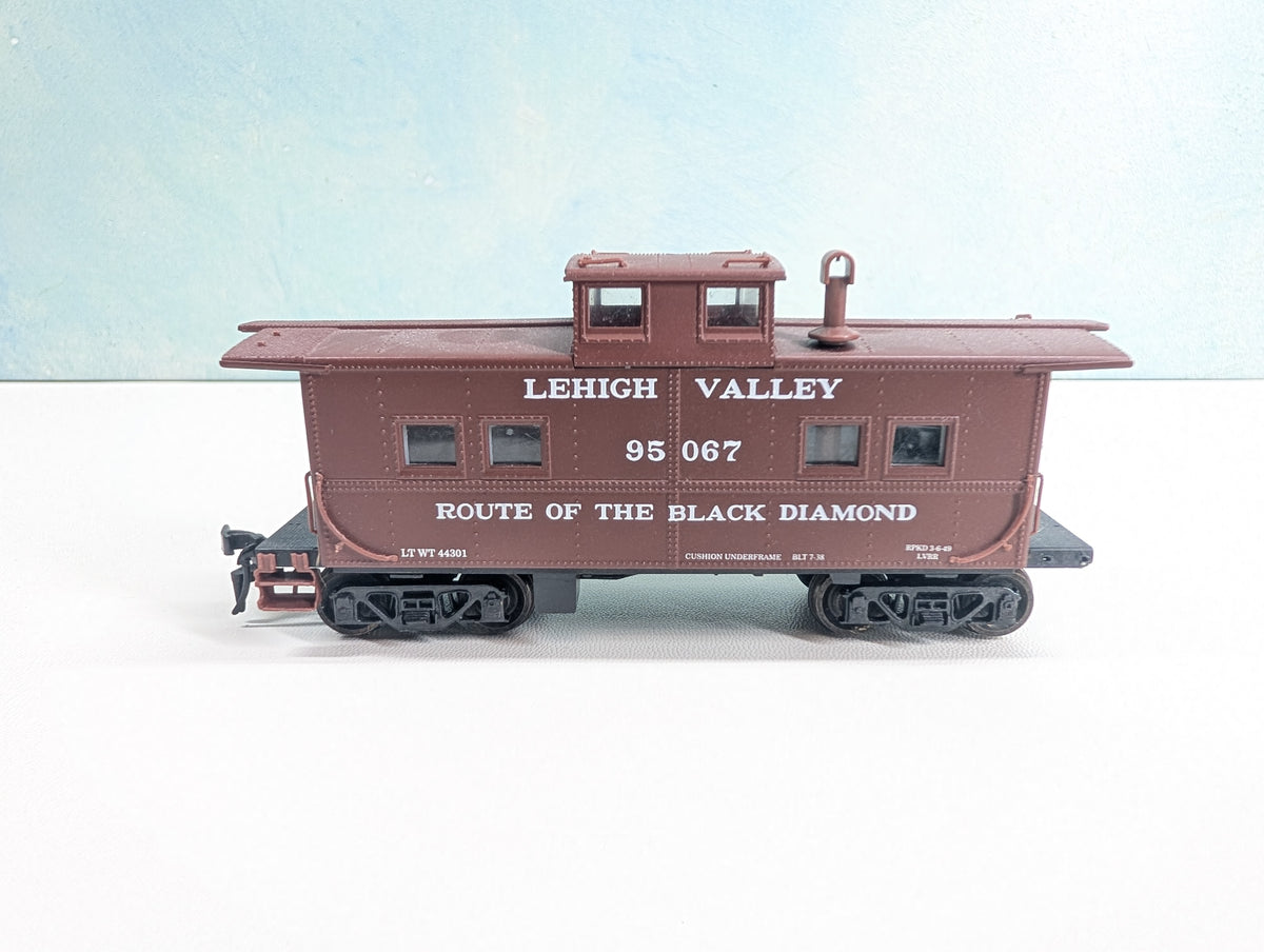 USED Life-Like HO Scale Caboose Lehigh Valley LV #95067 Route of the Black Diamond, Proto2000