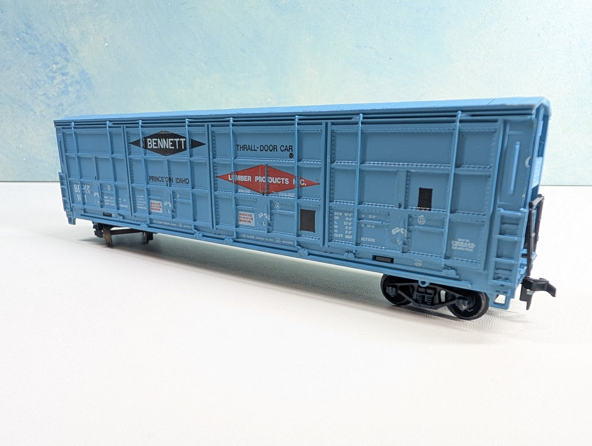 USED Life-Like HO Scale Thrall Door Box Car Bennett Lumber Products BENX #141
