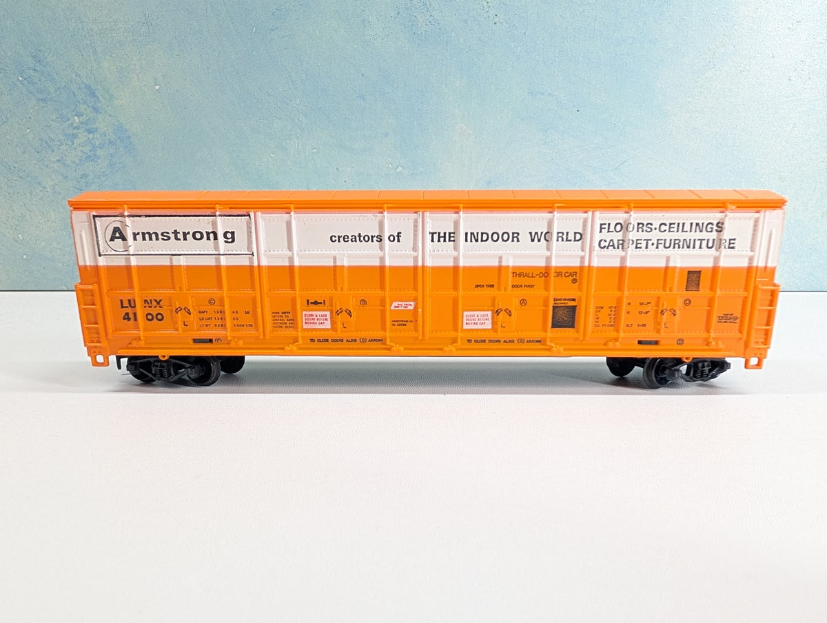 USED Life-Like HO Scale Thrall Door Box Car Armstrong LUNX #4100