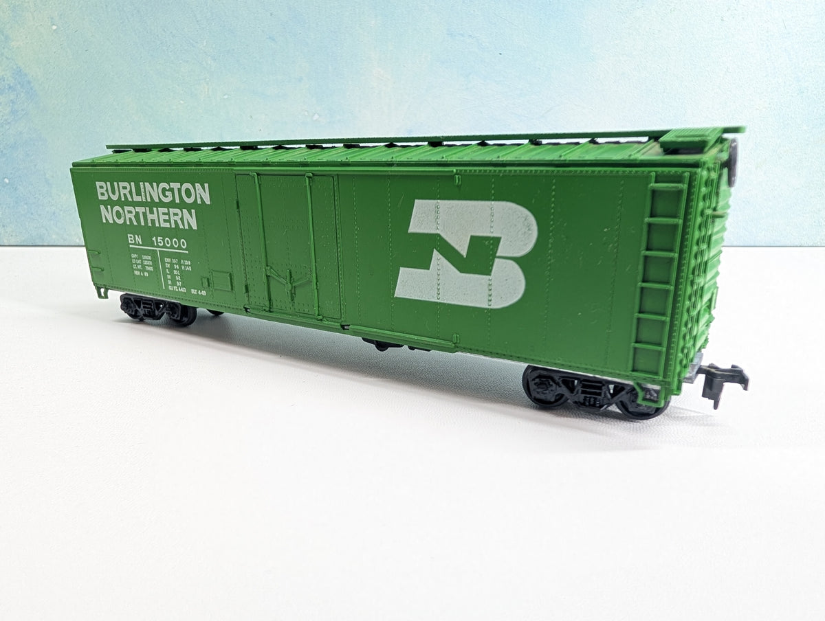 USED Roundhouse HO Scale 50' Box Car Burlington Northern BN #15000