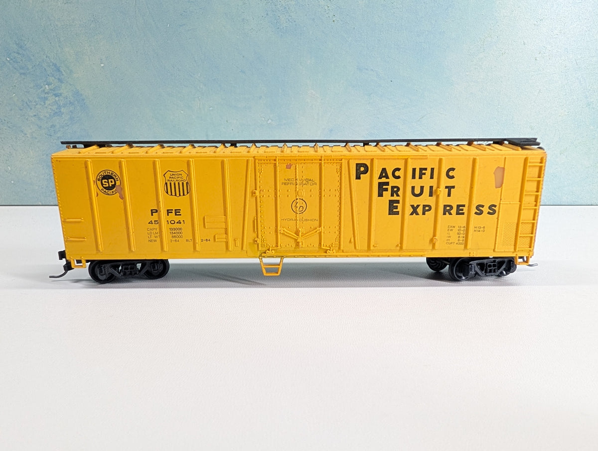 USED HO Scale 50' Box Car Pacific Fruit Express PFE #451041