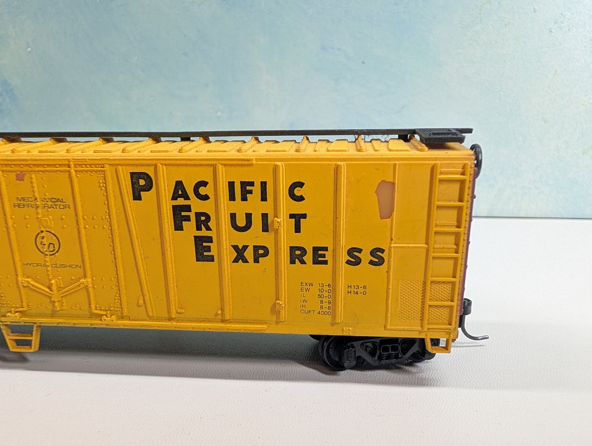 USED HO Scale 50' Box Car Pacific Fruit Express PFE #451041