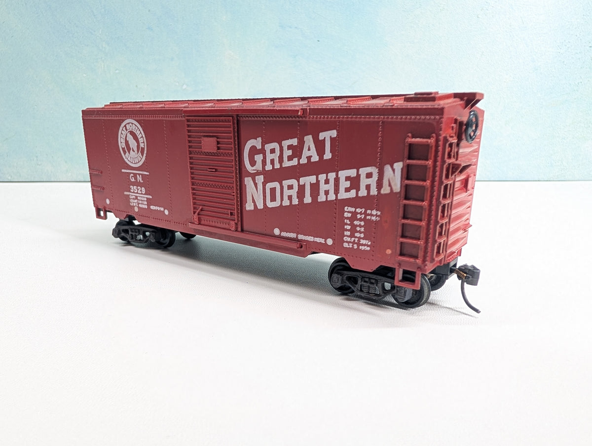 USED Varney HO Scale 40' Box Car Great Northern GN #3529