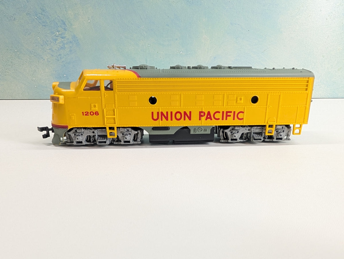 USED Bachmann HO Scale F7A Diesel Locomotive Union Pacific UP #1206 Tested! DC