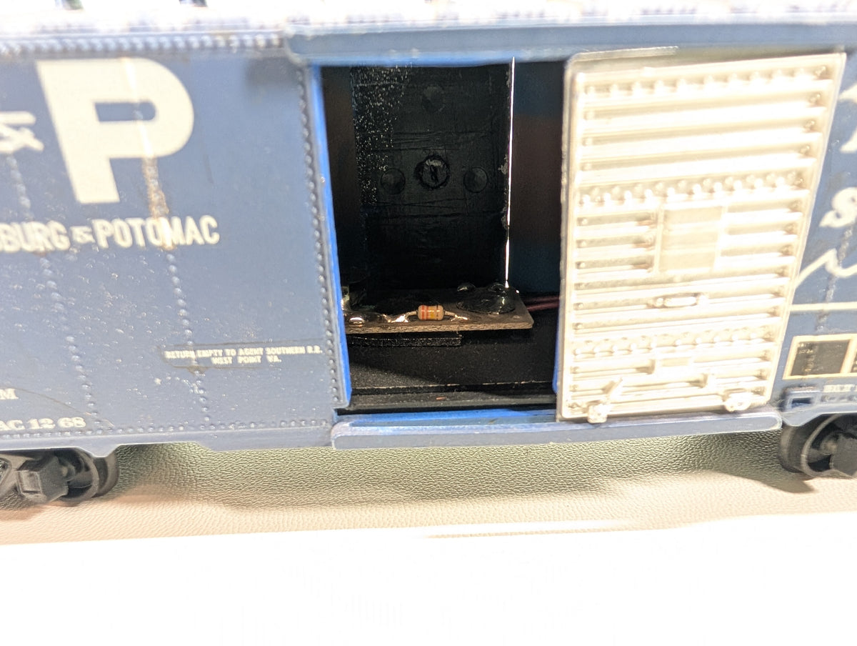 USED Lionel HO Scale 40' Box Car Richmond, Fredericksburg & Potomac RF&P #2813